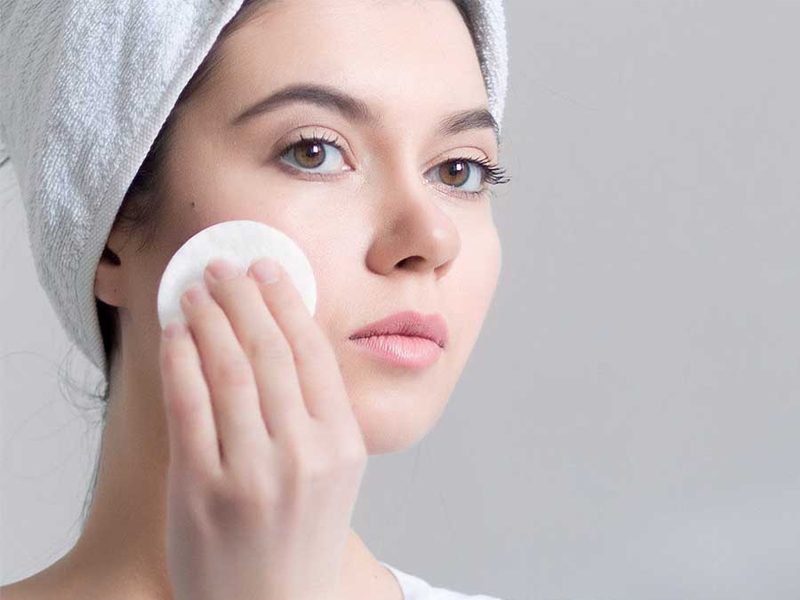 Cách dùng toner cho da dầu mụn lỗ chân lông to hiệu quả