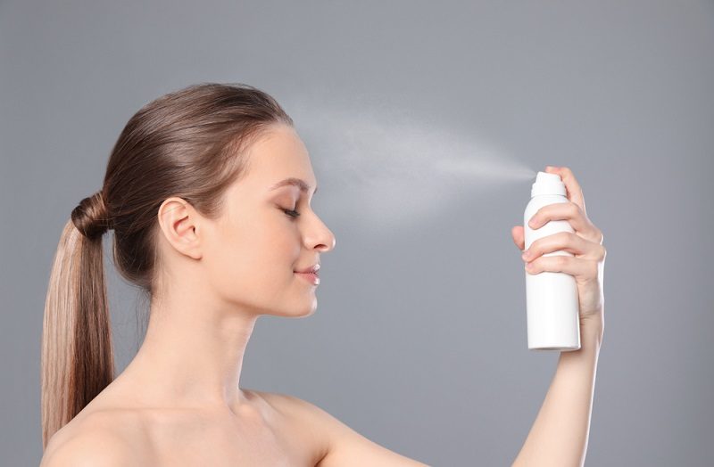 Cách chọn xịt khoáng kiềm dầu phù hợp với từng loại da