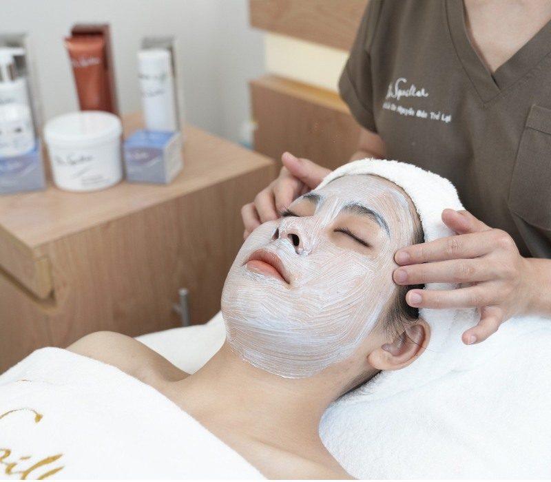 Xu hướng làm đẹp mùa hè với sản phẩm chăm sóc chuyên sâu tại spa