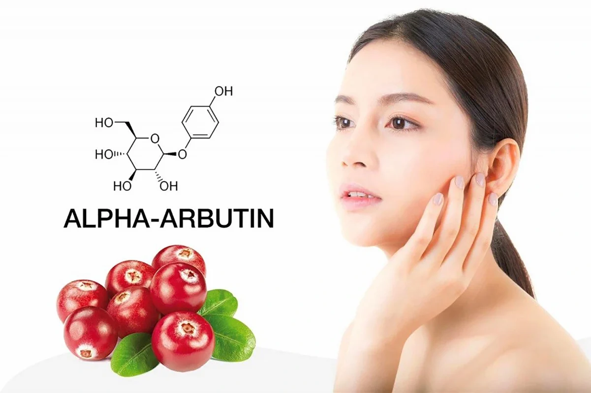 Alpha arbutin là gì? Vậy có nên kết hợp alpha arbutin với vitamin C trong một chu trình chăm sóc da hàng ngày không?