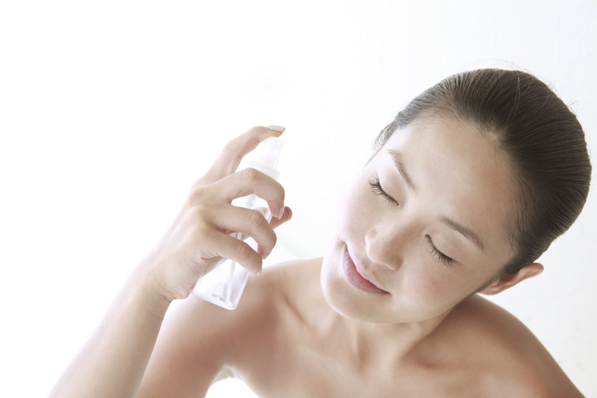 Bà bầu dùng xịt khoáng được không?