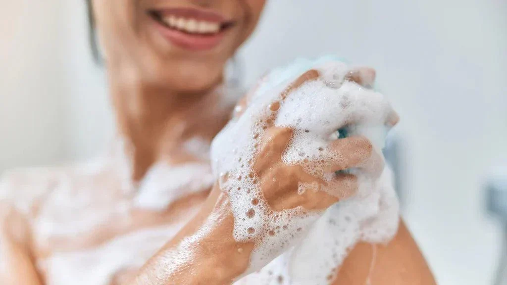 Body wash là gì? So sánh body wash với các sản phẩm sữa tắm khác