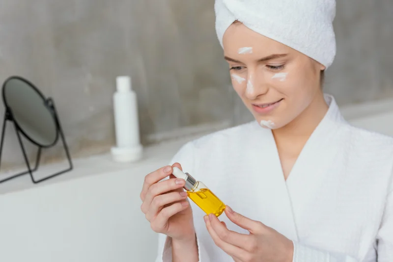 Bôi dầu oliu lên mặt qua đêm có tốt không