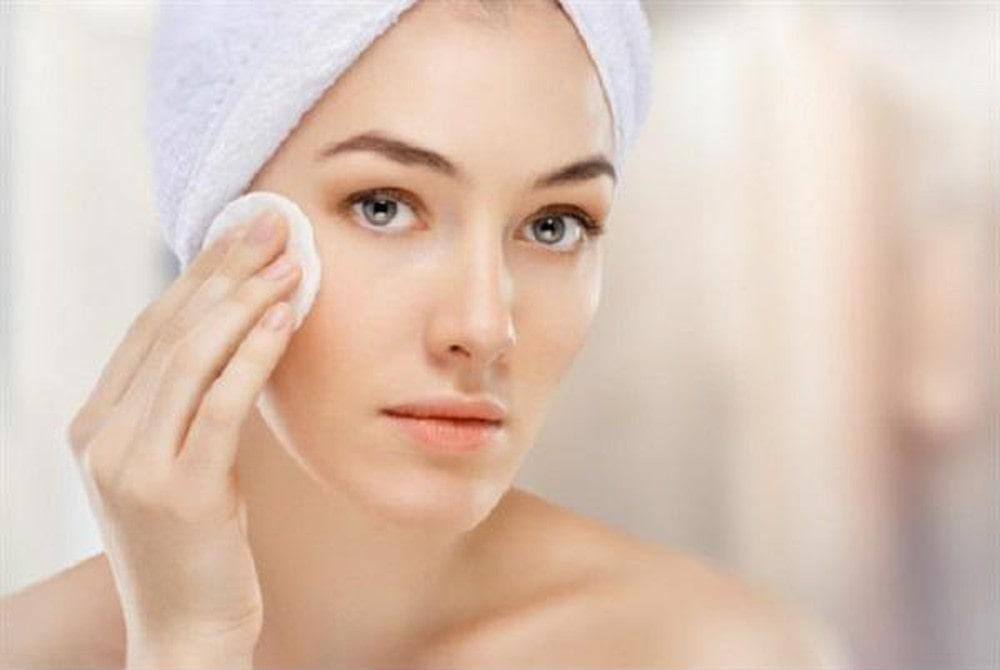Buổi sáng có cần tẩy trang không? Chọn dầu tẩy trang Dr.Spiller cho buổi sáng dịu nhẹ