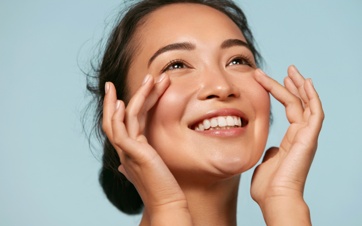 Bạn đã bao giờ nghĩ rằng việc bỏ qua kem chống nắng hằng ngày có thể là nguyên nhân khiến nếp nhăn sống mũi xuất hiện sớm hơn?