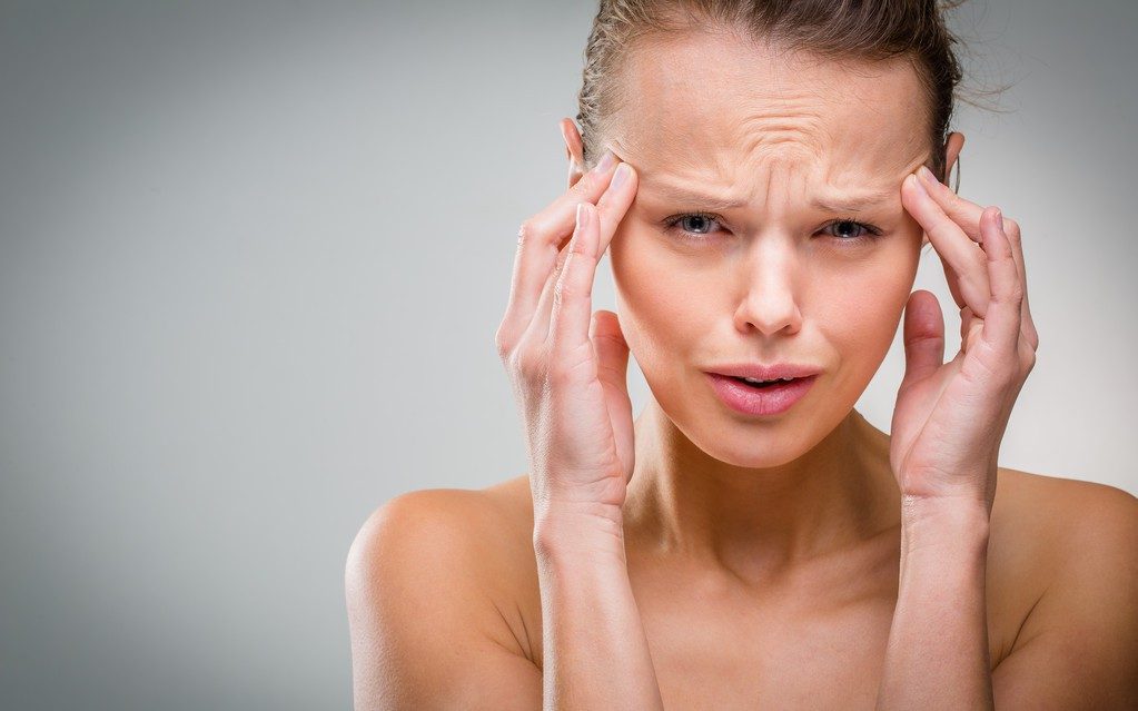 Tìm hiểu nguyên nhân để biết cách làm mờ nếp nhăn sống mũi hiệu quả
