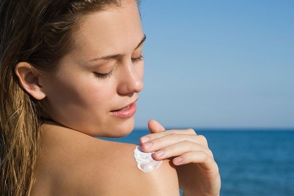 Sử dụng gel dưỡng Dr.Spiller, cách tắm biển không bị đen da hiệu quả