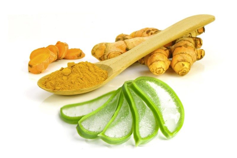 Những cách trị nám bằng nghệ tươi phổ biến hiện nay
