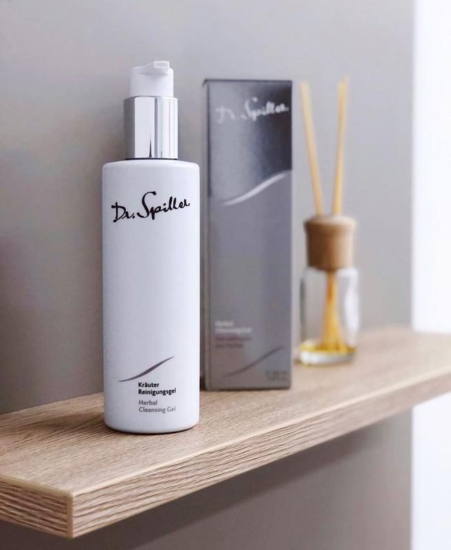 Chăm sóc da dầu mụn hiệu quả nhanh chóng với sản phẩm Dr.Spiller