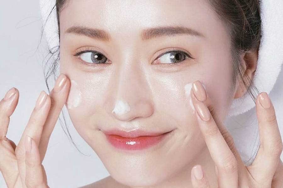 Chăm sóc da mặt vào mùa mưa với sản phẩm Dr.Spiller