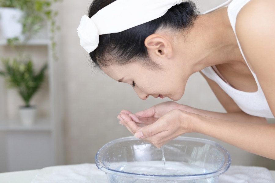 Tình huống nên áp dụng rửa mặt bằng nước đá