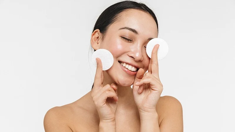 Sử dụng dầu tẩy trang cho da nhạy cảm sao cho hiệu quả