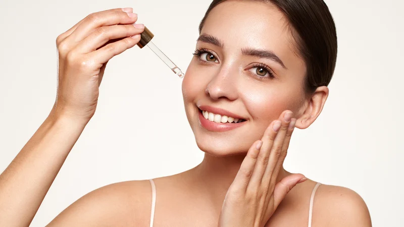 Cách sử dụng serum an toàn dưới ánh nắng mặt trời