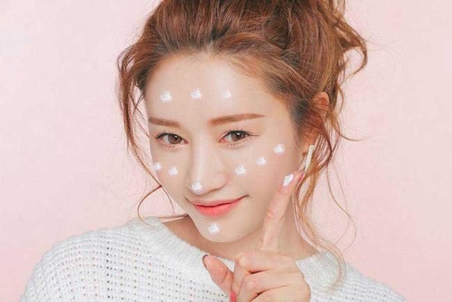 Tiêu chí lựa chọn kem chống nắng cho da nhạy cảm mụn