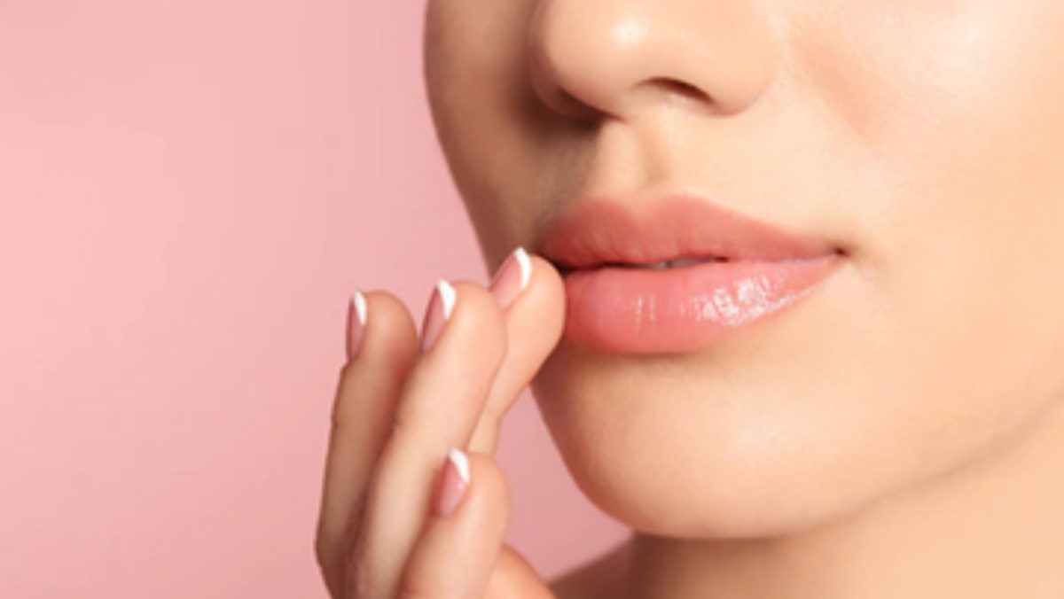Lưu ý khi chăm sóc môi sau điều trị