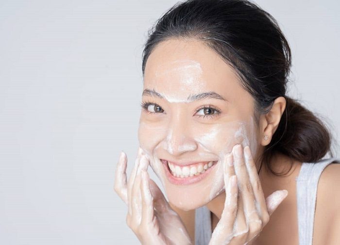Tìm hiểu nhóm da không nên dùng sữa rửa mặt