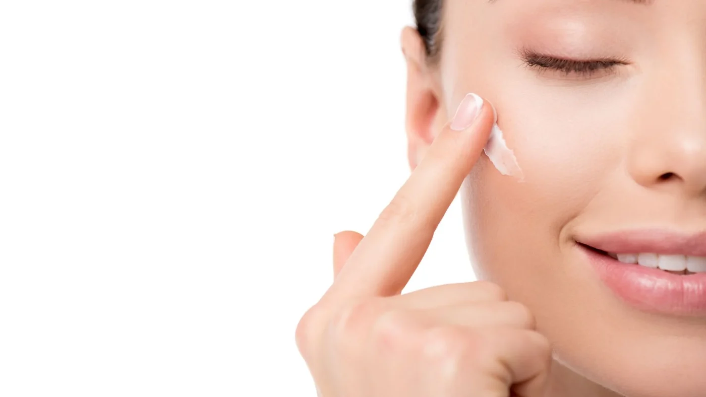 NMF (Natural Moisturizing Factors) là gì? Có vai trò gì với làn da