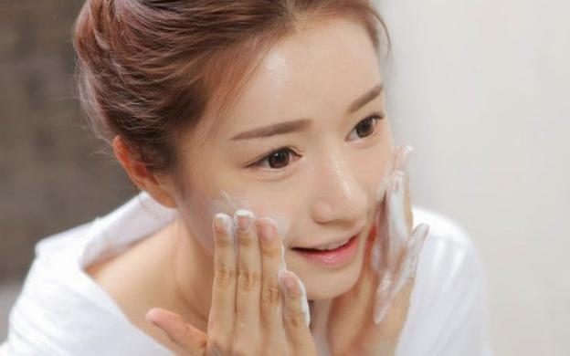 Những sai lầm cơ bản khi dùng sữa rửa mặt