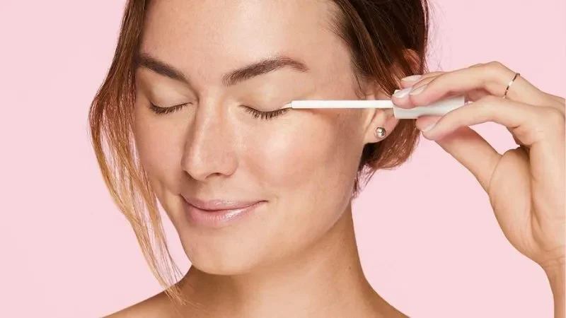 Serum dưỡng mi là gì? Tìm hiểu lợi ích và tác dụng của serum dưỡng mi