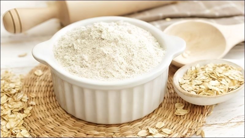 Sử dụng yến mạch cho da khô, nhạy cảm giúp dưỡng ẩm và làm dịu da