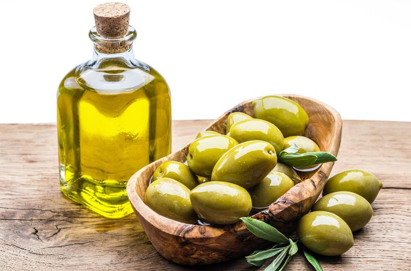 Cách trị da khô bong tróc bằng dầu ô liu hiệu quả