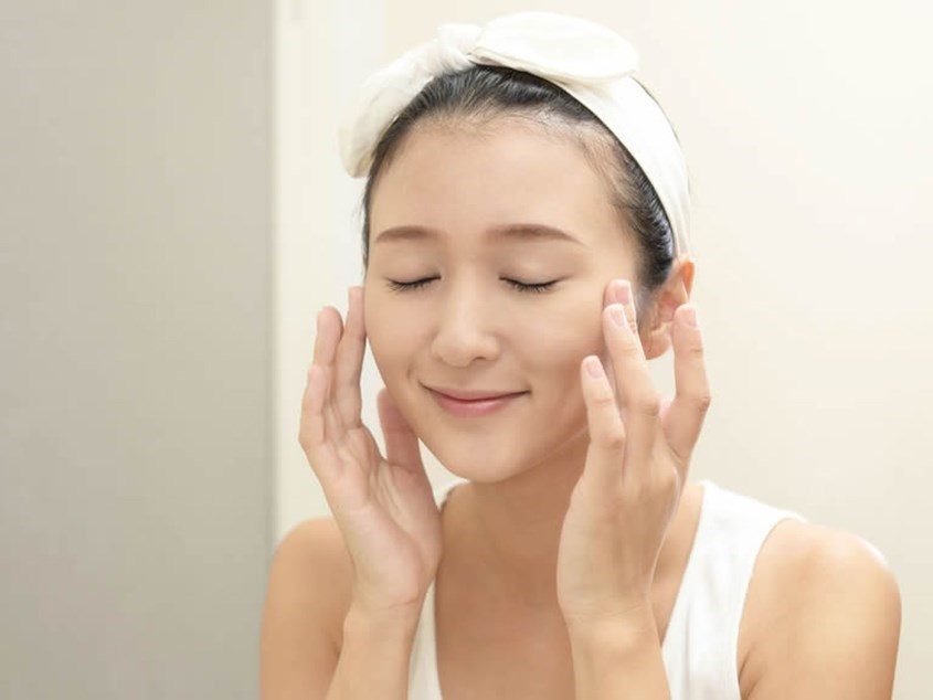 Tại sao nên sử dụng xịt khoáng cho da khô nhạy cảm