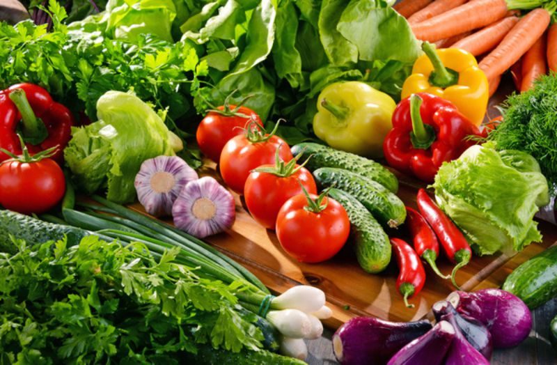 Ăn gì để giảm mụn trứng cá? Tham khảo ngay các nhóm thực phẩm sau