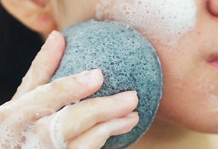 Bông rửa mặt là gì? Vai trò trong chăm sóc da
