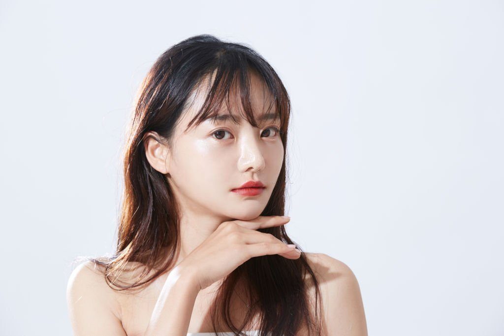 Cập nhập xu hướng trang điểm dự tiệc hiện đại để trở nên rạng rỡ hơn