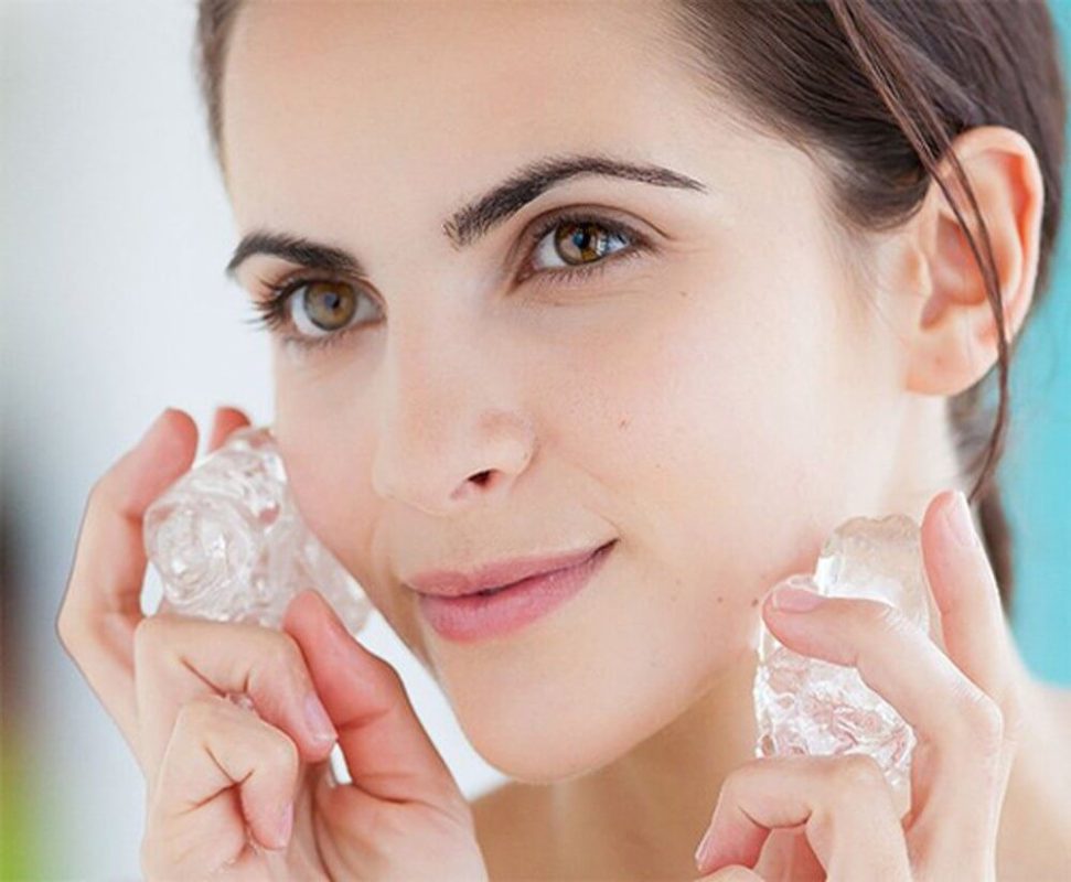 Những lưu ý quan trọng khi chườm đá trị mụn sưng viêm