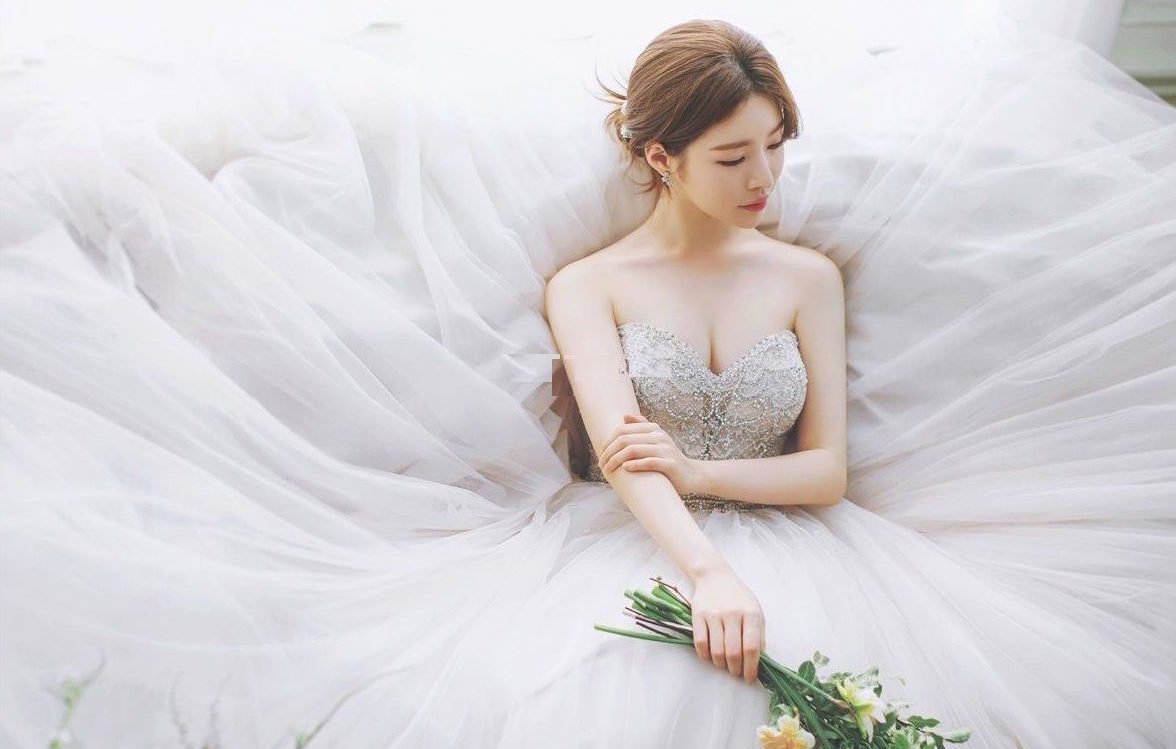 Phong cách trang điểm cô dâu hiện đại