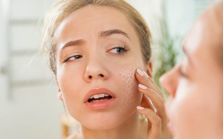 Hiểu rõ nguyên nhân để biết cách trị da khô ráp phù hợp
