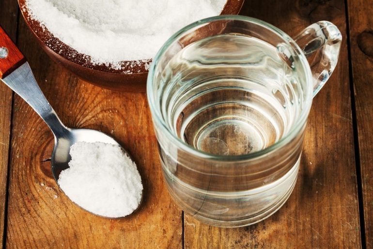 Cách xông mặt bằng nước muối giúp làm sạch da hiệu quả