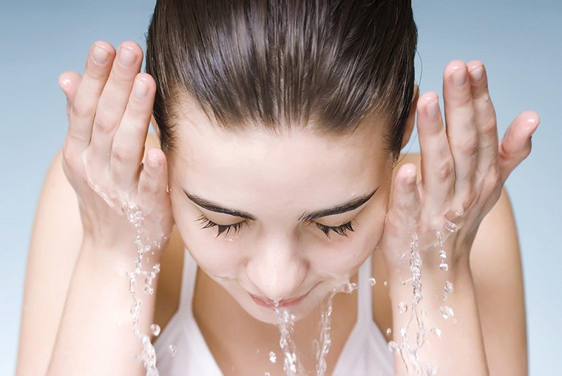 Các bước chăm sóc da mặt trắng mịn hàng ngày
