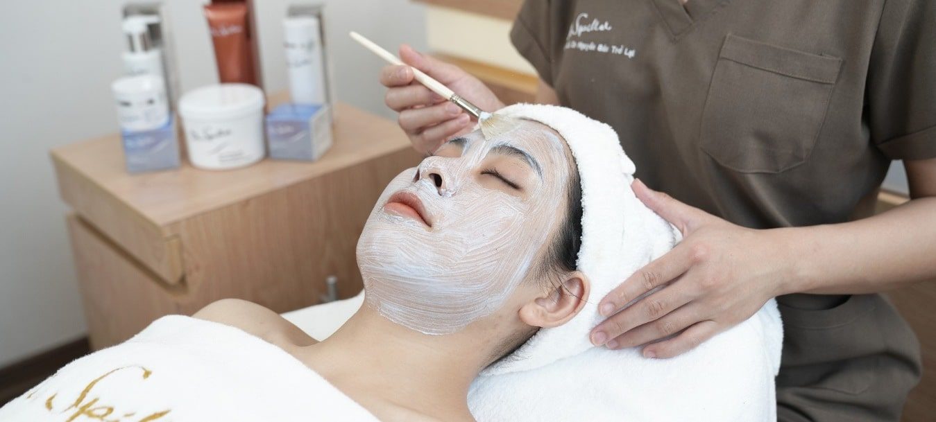 Việc lựa chọn đúng sản phẩm chăm sóc chuyên biệt từ một thương hiệu uy tín như Dr-Spiller.vn là giải pháp lý tưởng để bạn có thể yên tâm bảo vệ làn da nhạy cảm trong mùa đông lạnh giá.
