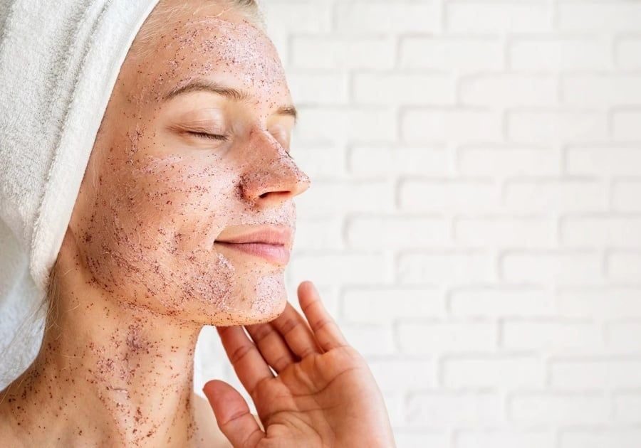 Những sai lầm phổ biến cần tránh khi tẩy tế bào chết cho da nhạy cảm