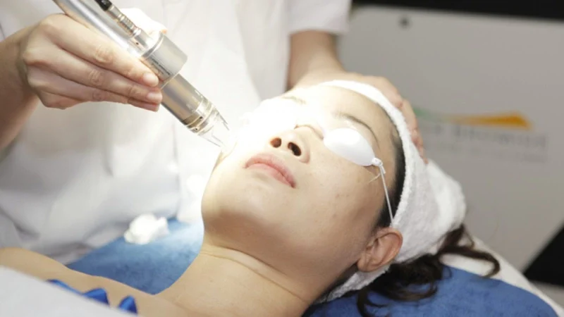 Việc bổ sung thực phẩm một cách khoa học sẽ giúp làn da nhanh chóng phục hồi, sáng khỏe và hạn chế tối đa nguy cơ để lại dấu vết không mong muốn.