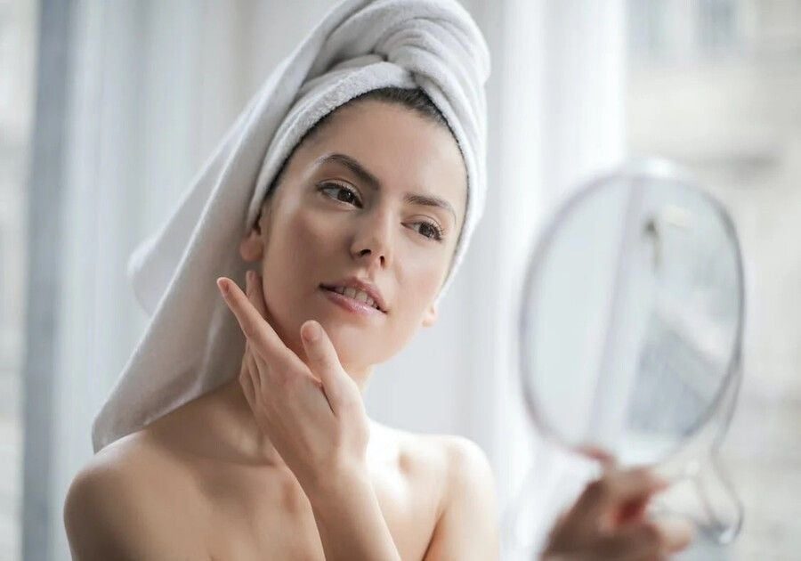 Vì vậy, bước làm sạch da vào buổi sáng, bao gồm cả việc xem xét dùng nước tẩy trang, là yếu tố quan trọng nếu bạn muốn có một làn da khỏe mạnh, sáng mịn dài lâu.