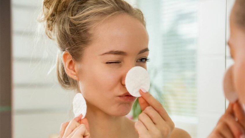 Để đạt được hiệu quả tốt nhất khi sử dụng nước tẩy trang và sữa rửa mặt, bạn cần lưu ý một số điều quan trọng.