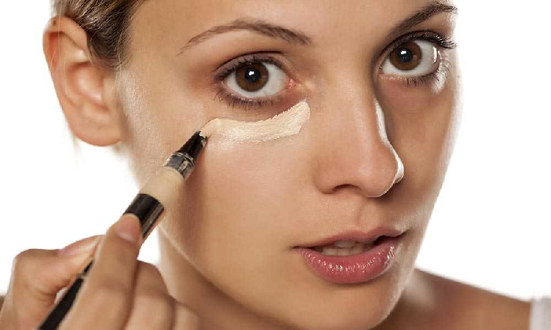 Lợi ích vượt trội của kem che khuyết điểm trong quy trình trang điểm