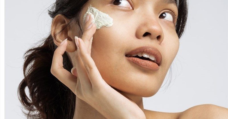 kem chống nắng cho da mụn phù hợp là quyết định thông minh giúp làn da mụn hồi phục hiệu quả hơn.