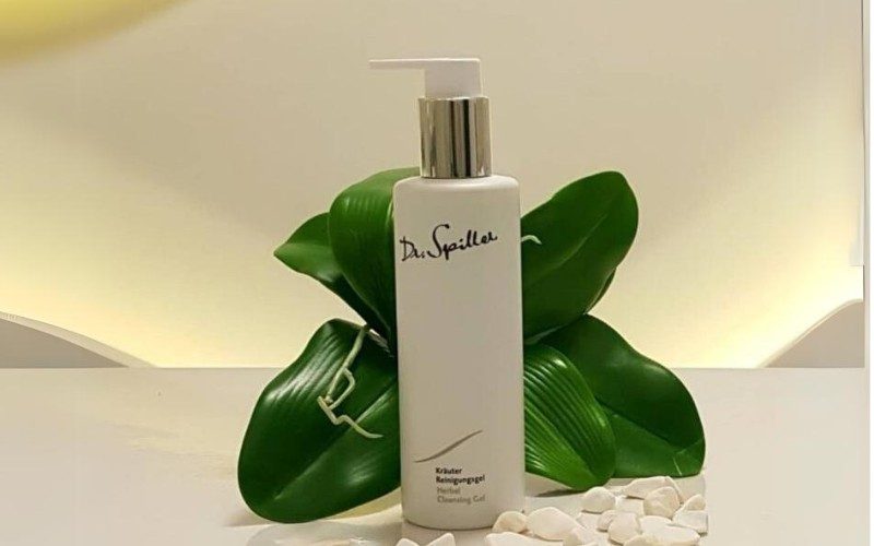 Dr-Spiller không chỉ cung cấp sản phẩm, mà còn đồng hành cùng khách hàng qua tư vấn chuyên môn, hướng dẫn quy trình chăm sóc đúng cách, giúp bạn yên tâm phục hồi làn da khỏe đẹp, lâu dài.