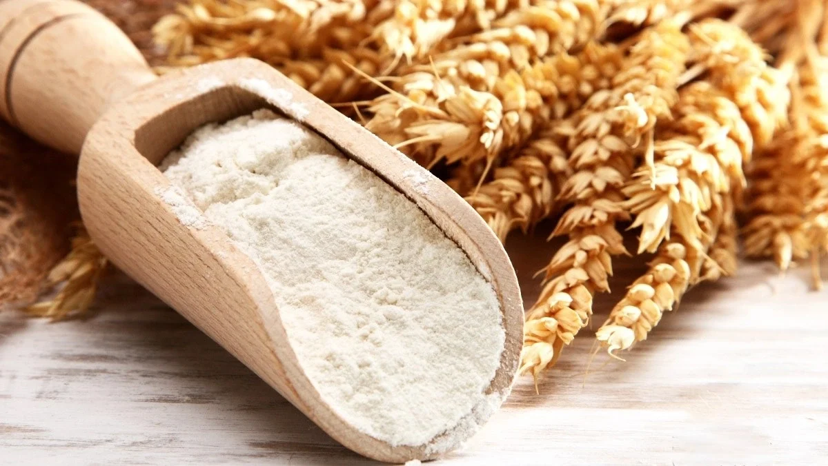 Tuy nhiên, mặt nạ tự nhiên thường có hiệu quả chậm hơn và cần bảo quản đúng cách để tránh nhiễm khuẩn, gây hại cho da.