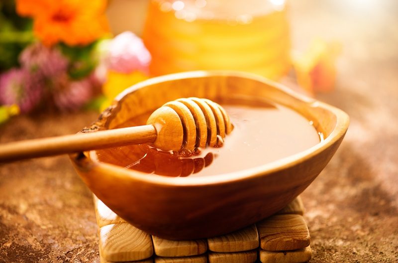 Các công thức mặt nạ trị mụn cho da dầu bằng mật ong hiệu quả