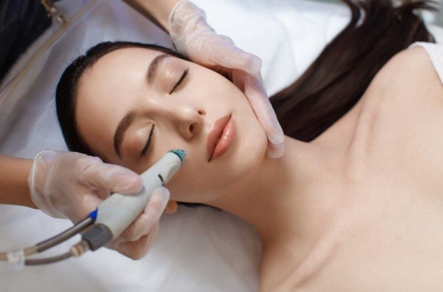 Bên cạnh mát hút mụn cám bạn nên sử dụng thêm các sản phẩm chăm sóc da mụn của Dr.Spiller để cải thiện da mụn nhanh chóng