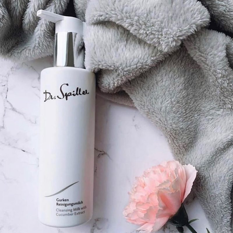 Làm sạch da với sản phẩm Dr.Spiller giúp làm sạch sâu, ngăn ngừa mụn đầu đen hiệu quả