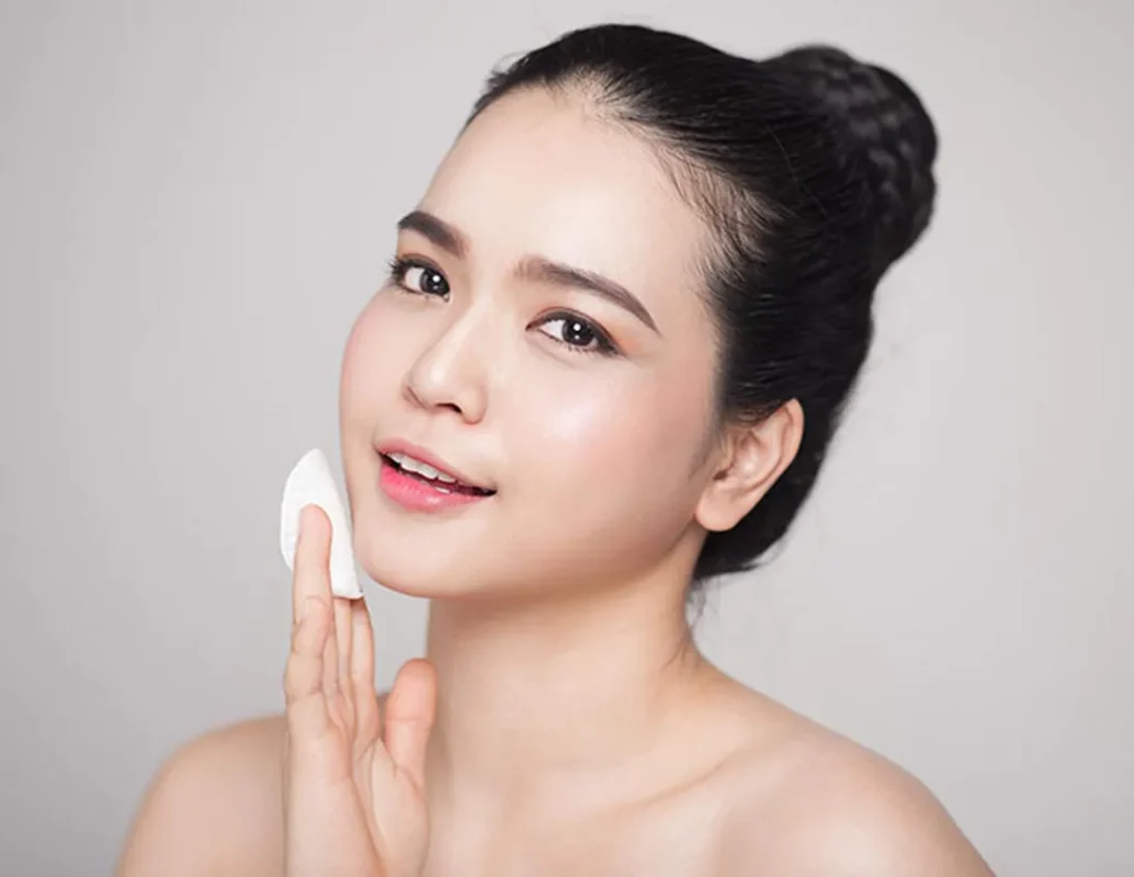 Việc lựa chọn nước tẩy trang không phải là điều đơn giản vì mỗi loại da và nhu cầu làm sạch đều có yêu cầu khác nhau. Khi chọn nước tẩy trang, bạn cần lưu ý những điểm sau