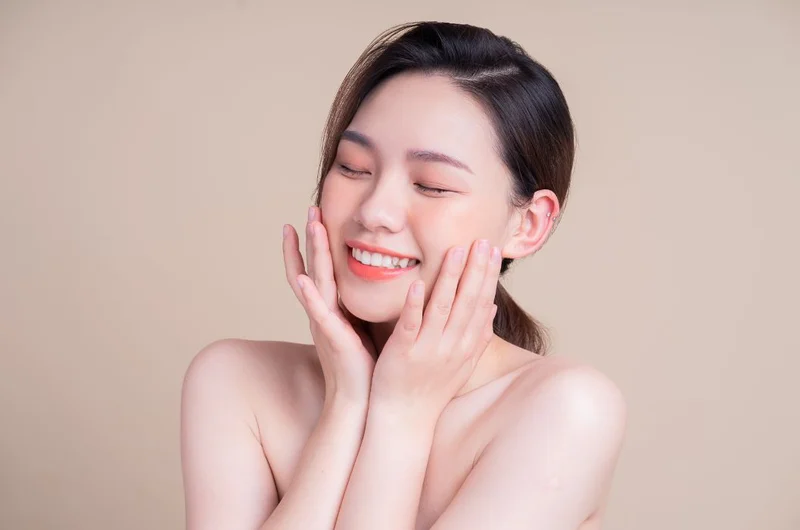 Để đạt hiệu quả làm sạch tốt nhất, việc lựa chọn đúng sản phẩm phù hợp với loại da và nhu cầu của bản thân là vô cùng quan trọng.