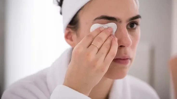 Nước tẩy trang làm sạch sâu: Sự lựa chọn hoàn hảo cho làn da khỏe mạnh