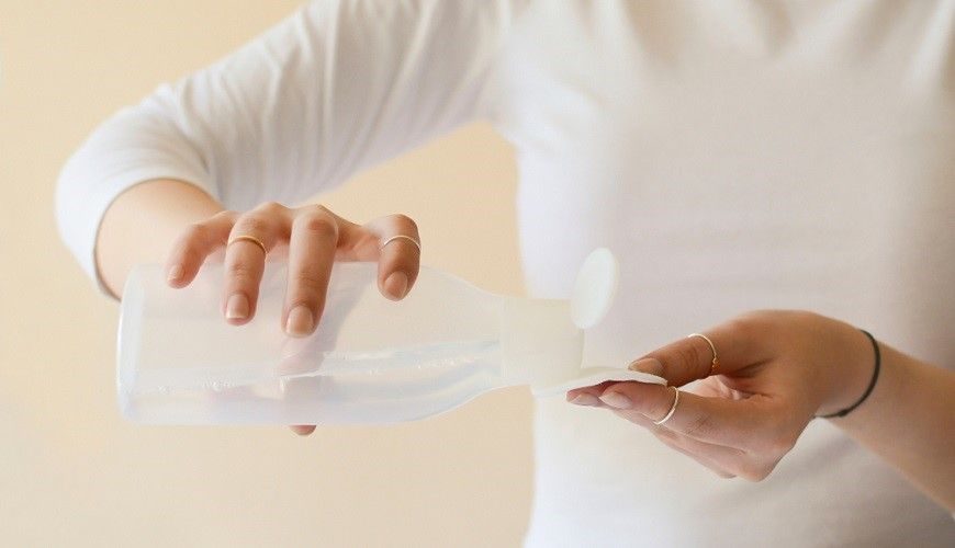 Để lựa chọn đúng nước tẩy trang cho da treatment, bạn cần tránh một số sai lầm phổ biến mà nhiều người thường gặp phải khi lựa chọn sản phẩm.